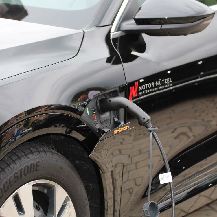 Le batterie delle auto elettriche devono essere sostituite dopo alcuni anni ?