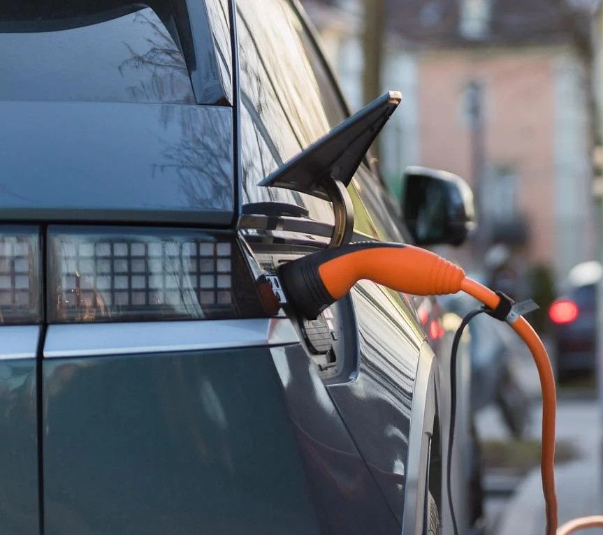 Our brain underestimates the capabilities of electric cars: the University of Geneva study