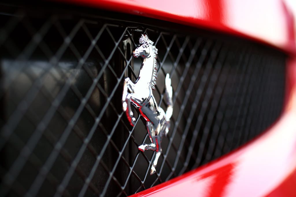 Ferrari brevetta un rombo del motore per le auto elettriche del futuro